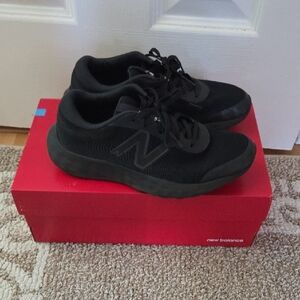 New Balance Kids Blk Sneakers Size 3.5 WIDE School Play Sports Comfort Athletic